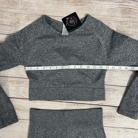 NEW‎ Women's Workout Set 2-Piece Gym Outfit | Crop Top + Leggings | Grey | Small - Picture 8 of 15